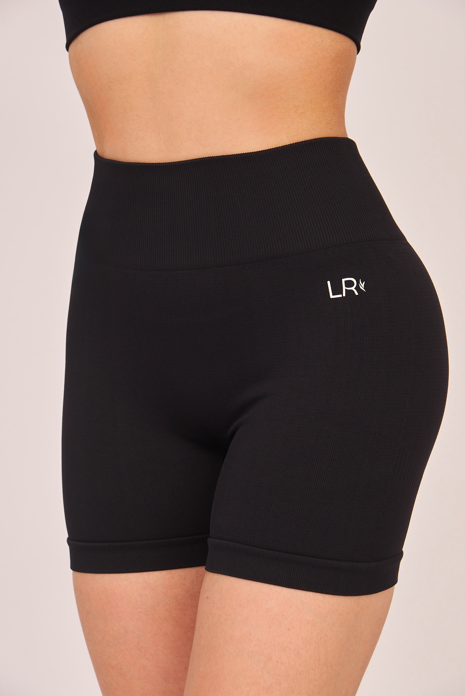 Short "Determinada"